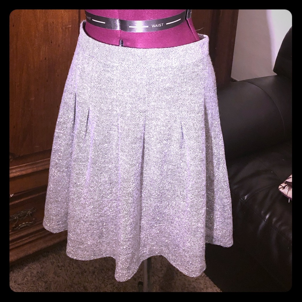 A line skirt sz L by Modbe